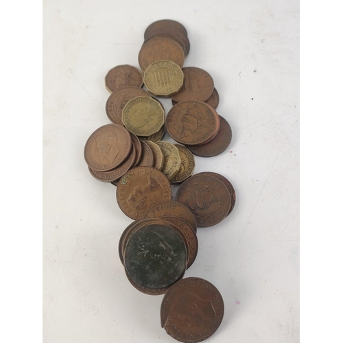 39 - A selection of obsolete and post 1947 UK coinage to include threepenny, Pennies, Shillings, Sixpence... 
