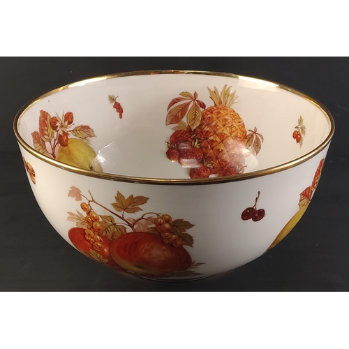 400 - A superb large SALISBURY bone China stylish fruit bowl with colourful depictions of various fruits. ... 