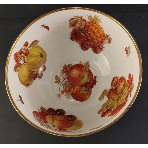 400 - A superb large SALISBURY bone China stylish fruit bowl with colourful depictions of various fruits. ... 
