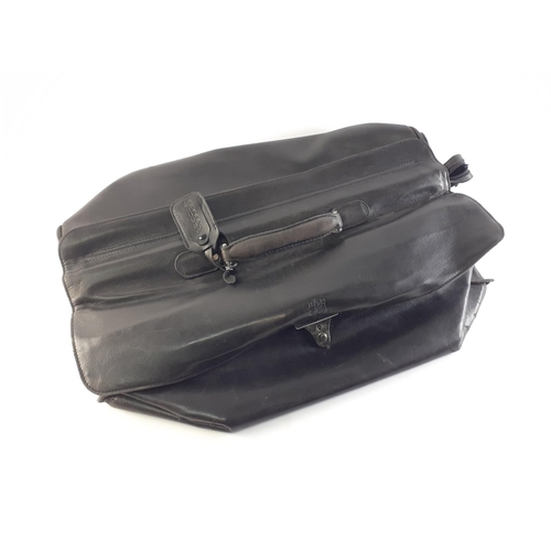 479 - SEEGER black leather designer business / travel bag. Stylish piece damage noted to corner but still ... 