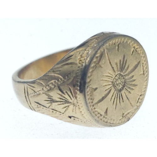 28 - A 750 stamped large gents ring.  Size R, Weight 22.9g approx#8