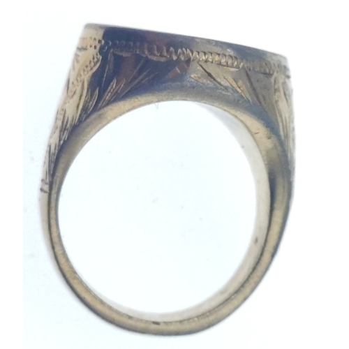 28 - A 750 stamped large gents ring.  Size R, Weight 22.9g approx#8
