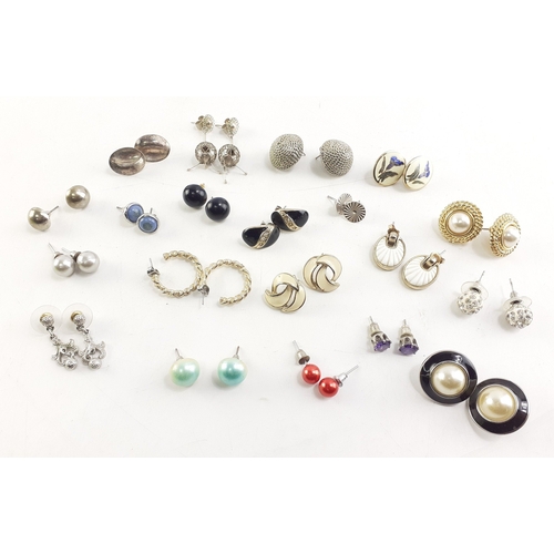 192 - A good collection of earrings in two storage boxes. Over twenty five pairs well stored.