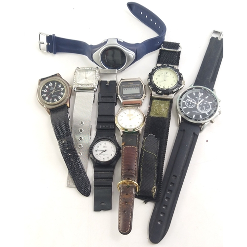 208 - A small collection of gents watches. BLACK ICE, CIRO, CITTERO etc. Batteries may be required.