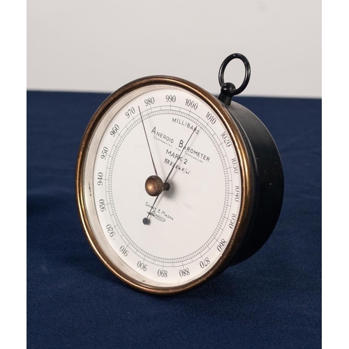 55 - SHORT & MASON BULKHEAD BLACK JAPANNED AND GILT METAL CASED MARK 2 ANEROID BAROMETER, NUMBER: 29848/6... 