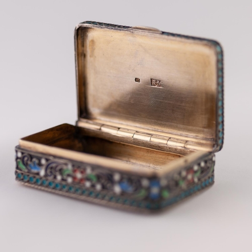 47 - AN IMPERIAL RUSSIAN SILVER (.84 zolotniks) AND CLOISONNE ENAMEL SNUFF BOX, gilded interior, 2 1/8