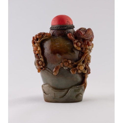 30 - A GOOD CHINESE QING DYNASTY CARVED THREE COLOUR JADE SNUFF BOTTLE the grey-green stone with russet i... 