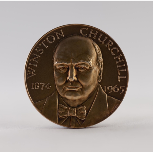 57 - JOHN PINCHES LTD., 9ct GOLD CHURCHILL COMMEMORATIVE PORTRAIT MEDALLION (1874 - 1965), 1 1/2