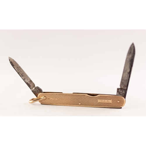 260 - PENKNIFE WITH ENGINE TURNED 9ct GOLD HANDLE  AND HANGER, with two steel blades, 3