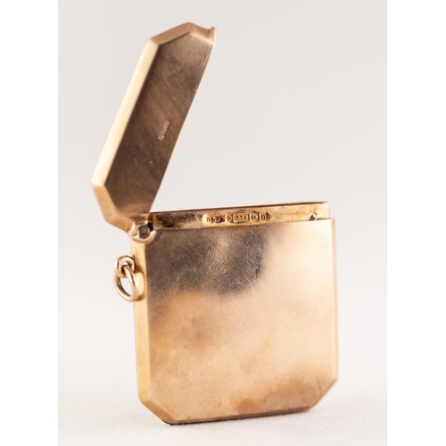 260K - 9ct GOLD CANTED VESTA CASE, measures 5cm by 4cm, 22.77g