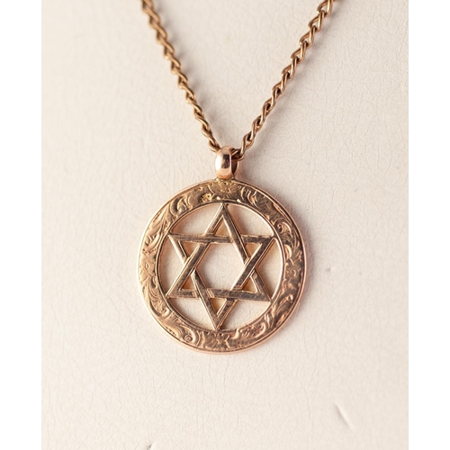 265P - 9ct GOLD STAR OF DAVID PENDANT, on a curb link chain, length 39cm, 5.8g