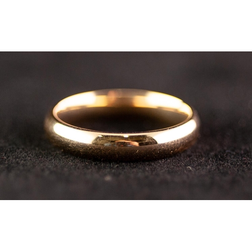 330 - a 14k YELLOW GOLD WEDDING RING, 5.7gms