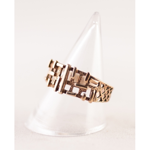 356 - GOLD COLOURED METAL RING WITH RANDOM PATTERN BROAD PIERCED AND EMBOSSED TOP, resllis pierced shoulde... 