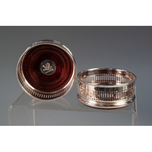 757 - MODERN PAIR OF ELKINGTON ELECTROPLATED WINE COASTERS, each of typical form with pierced sides, beade... 