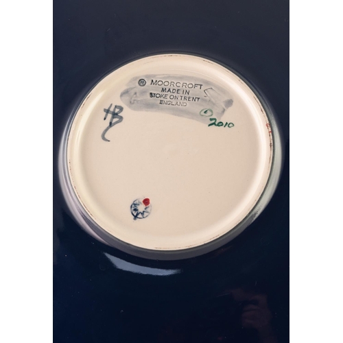 57 - SECOND QUALITY MODERN MOORCROFT ‘STAFFORDSHIRE GOLD’ TUBE LINED POTTERY PLATE, of slightly dished fo... 