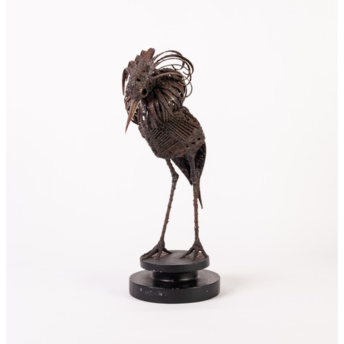 139 - WALENTY PYTEL
SCULPTED METAL MODEL
whimsical bird on black composition base
Unsigned 16