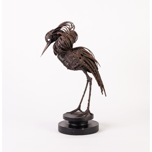 139 - WALENTY PYTEL
SCULPTED METAL MODEL
whimsical bird on black composition base
Unsigned 16