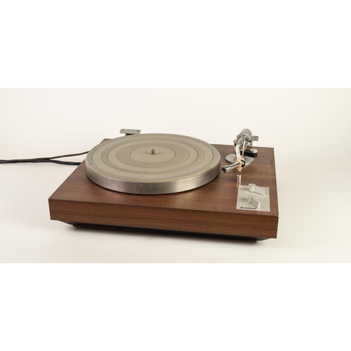 46 - YAMAHA YP-450 TURNTABLE