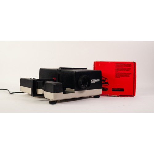 88 - KINDERMANN AUTOFOCUS MCZ SLIDE PROJECTOR and a boxed KINDERMAN TELE-CONTROL (2)