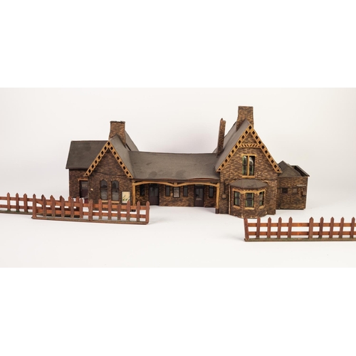 35 - VINTAGE 'O' GAUGE BALSA WOOD AND PRINTED PAPER MODEL OF NINETEENTH CENTURY STATION BUILDING, with pi... 