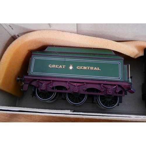 15 - GLADIATOR MODELS 'O' GAUGE TWO RAIL ELECTRIC G.C.R. CLASS 11A 4-4-0 LOCOMOTIVE - 'GERARD POWYS DEWHU... 