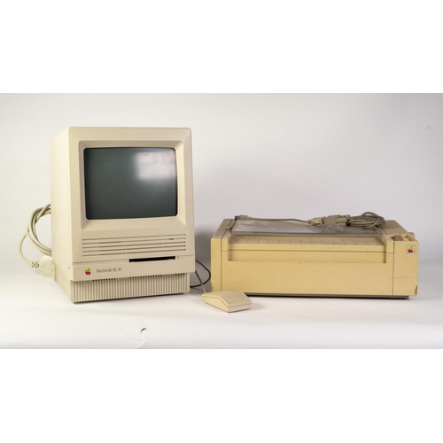 MACINTOSH SE/30 DISPLAY MODEL NO. M5119 with original mouse and