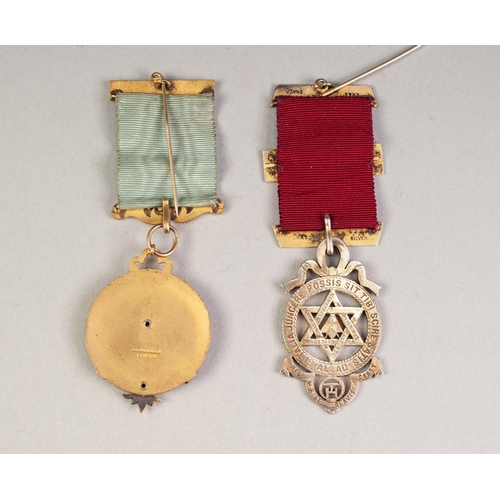 52 - EARLY 20th CENTURY SILVER GILT, HAND ENGRAVED, 'SEAL OF SOLOMON' MASONIC JEWEL, makers G Kenning & S... 