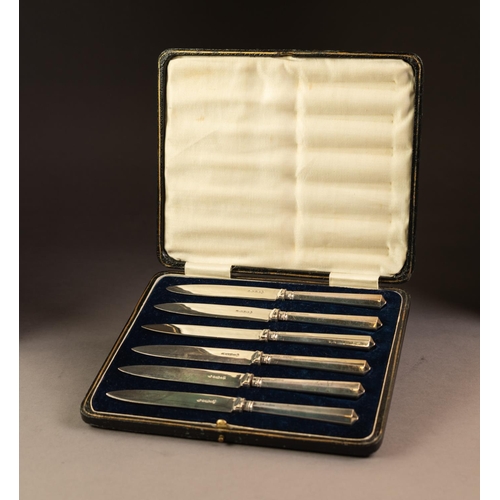 221 - GEORGE V CASED SET OF ELECTROPLATED FRUIT KNIVES WITH FILLED SILVER HANDLES, Sheffield 1918