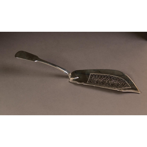 188 - WILLIAM IV FIDDLE PATTERN SILVER FISH SLICE BY JONATHAN HAYNE, with pierced centre and nulled edge t... 