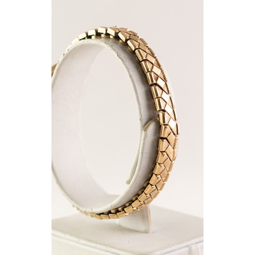 16 - LADY'S ROTARY 9ct GOLD SWISS WRISTWATCH with 21 jewels mechanical movement, circular silvered dial w... 