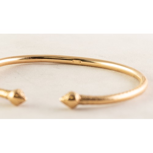 112 - ANTIQUE 18ct GOLD HEAVY TORQUE BANGLE, partly chased, 2 3/4in (7cm) wide, 27.8 gms