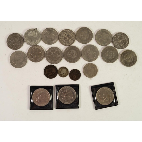 81 - 16 ELIZABETH II CROWN COINS including 4 Churchill 1965 crowns and 3 Charles & Diana 1981 crowns;... 