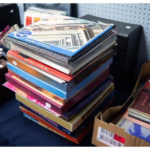 68 - The Beatles- 1967-1970, 2lp, Apple PCSPB 718, on blue vinyl, with hype sticker. Together with a sele... 