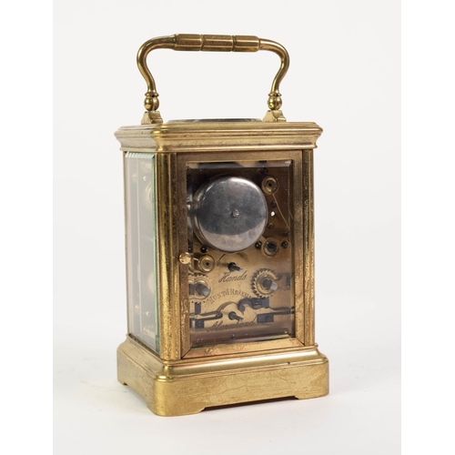 29 - HUNT & ROSKELL, LONDON, LATE NINETEENTH CENTURY GILT BRASS STRIKING CARRIAGE CLOCK WITH ALARM, t... 
