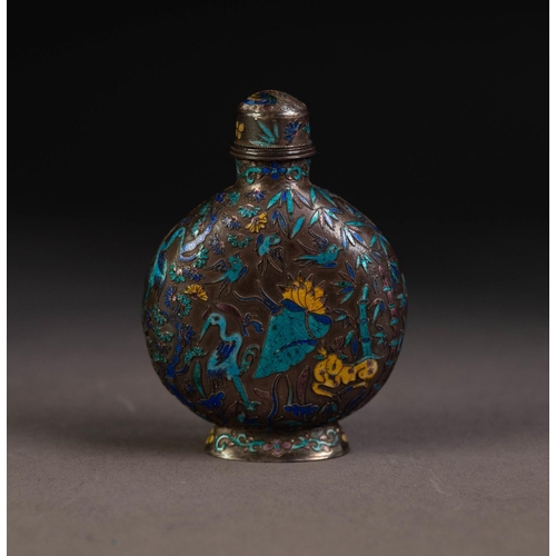 196 - CHINESE ANTIQUE SILVER AND CLOISONNE ENAMELLED SNUFF BOTTLE, moon flask shaped, with domed stopper a... 