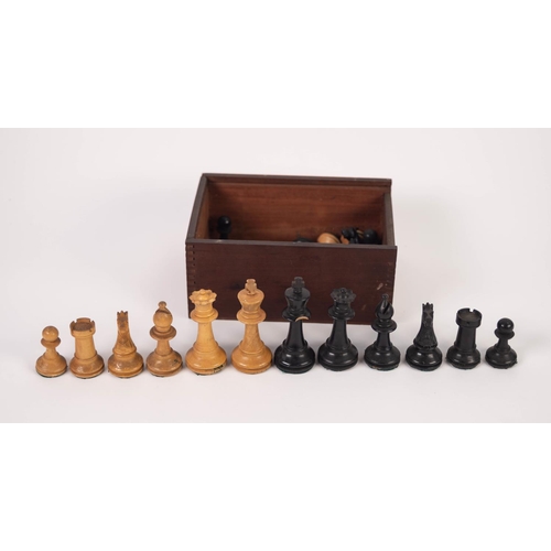 178 - EARLY TWENTIETH CENTURY BOXWOOD AND EBONY STAUNTON PATTERN CHESS SET, with weighted bases, the green... 