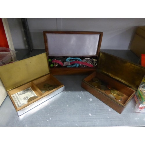 50 - JEWELLERY BOX AND CONTENTS INCLUDES; LIGHTER/BROOCHES ETC.. AND 3 SMALL BOXES AND CONTENTS