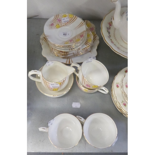 62 - BELL 1930S CHINA PART TEA SERVICE, SUFFICIENT FOR FOUR PERSONS, 18 PIECES