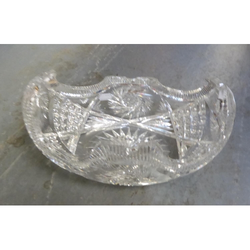 105 - FINE AND HEAVILY CUT GLASS BOAT SHAPED FRUIT BOWL, 11 ½” (29.2cm) WIDE