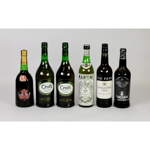 129 - FIVE 75cl BOTTLES OF MEDIUM DRY SHERRY, includes Sandeman Character Amoroso, Gonzalez Byass - Tio Pe... 