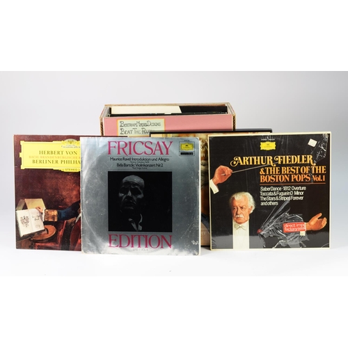 137 - CLASSICAL VINYL RECORDS. KEMPFF - Mozart KV 488, KV 491, DGG SLPM 138645, RED STEREO. Together with ... 