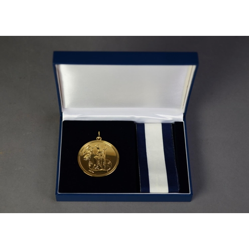 37 - ‘THE NELSON SOCIETY’ LIMITED EDITION BATTLE OF TRAFALGAR COMMEMORATIVE GILT BRONZE MEDAL, (83/200), ... 