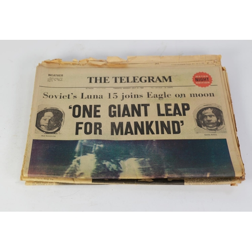 91 - CANADIAN ICONIC NEWSPAPERS. Toronto Daily Star, Monday July 21 1969 MAN WALKS ON THE MOON. The Toron... 