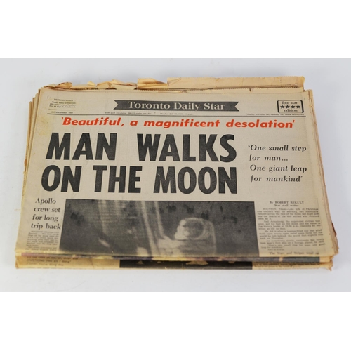 91 - CANADIAN ICONIC NEWSPAPERS. Toronto Daily Star, Monday July 21 1969 MAN WALKS ON THE MOON. The Toron... 