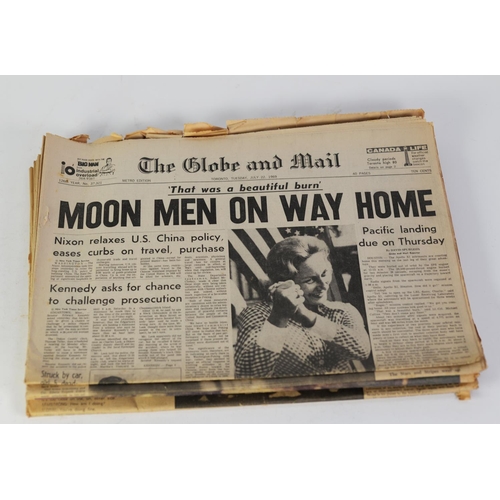 91 - CANADIAN ICONIC NEWSPAPERS. Toronto Daily Star, Monday July 21 1969 MAN WALKS ON THE MOON. The Toron... 