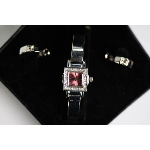 486 - ROJAS LADY'S QUARTZ WATCH AND EARRING SET, in associated case’ lady’s Smith’s bracelet watch with 7 ... 