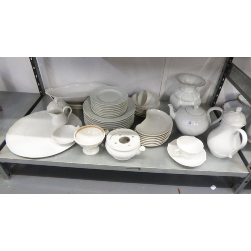 36 - GOOD SELECTION OF WHITE GLAZED TEA AND DINNER WARES TO INCLUDE A HUTSCHENREUTHER OF GERMANY 'FORM DR... 