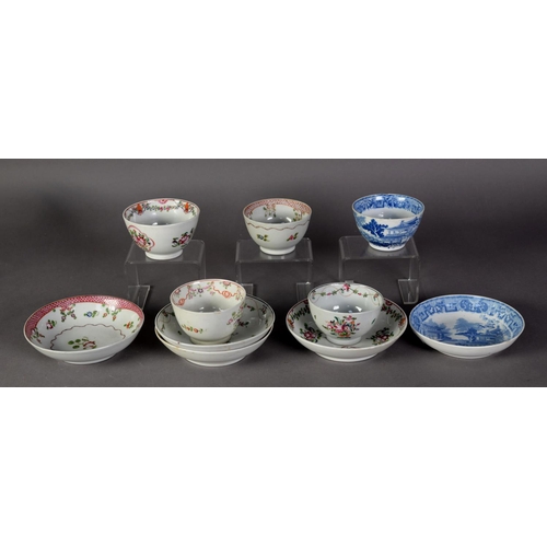 45 - FIVE LATE EIGHTEENTH/ EARLY NINETEENTH CENTURY NEW HALL PORCELAIN TEA BOWLS AND SAUCERS, including a... 