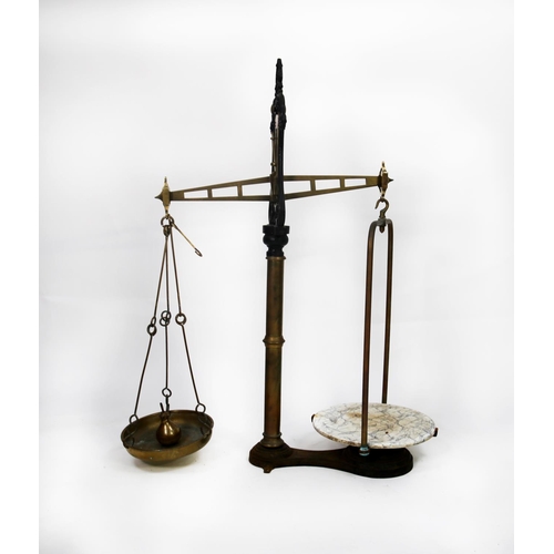 59 - CIRCA 1900 IMPRESSIVE and LARGE W & T AVERY CLASS 'C' SCALES to weigh up to 25lbs 45