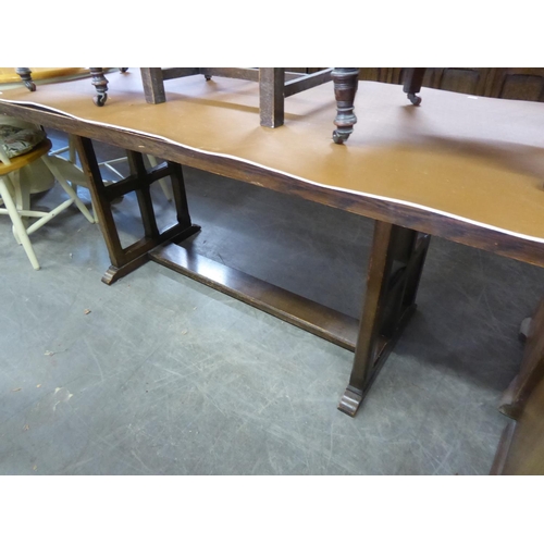 193 - AN ARTS AND CRAFTS DINING ROOM SUITE OF SIX PIECES, TO INCLUDE; A TRESTLE DINING TABLE, FOUR MATCHIN... 